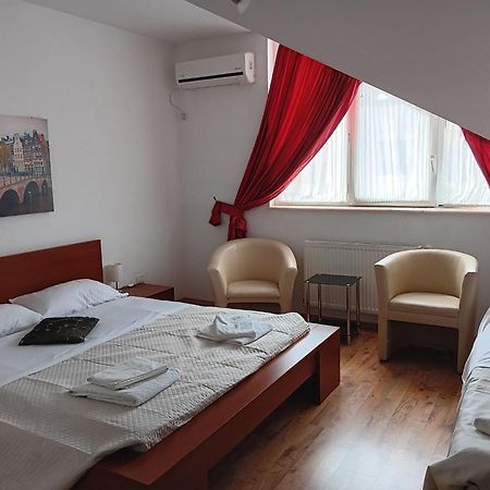 Hotel Vila Veneto Тимишоара Экстерьер фото