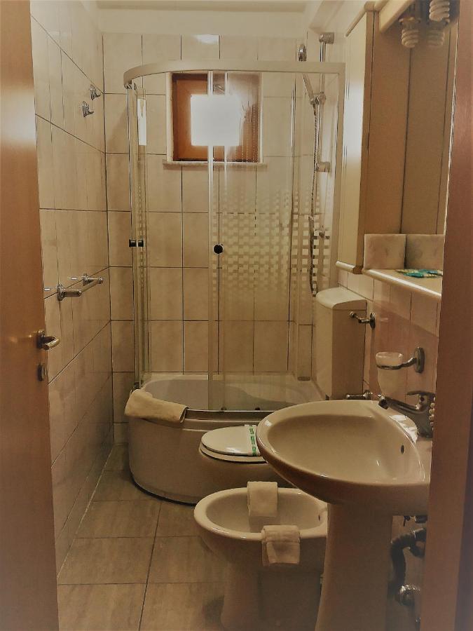 Hotel Vila Veneto Тимишоара Экстерьер фото