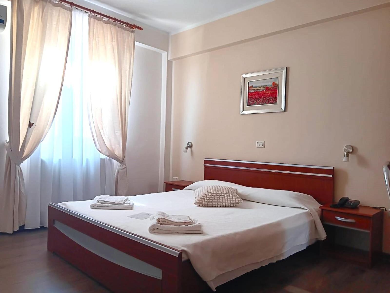 Hotel Vila Veneto Тимишоара Экстерьер фото