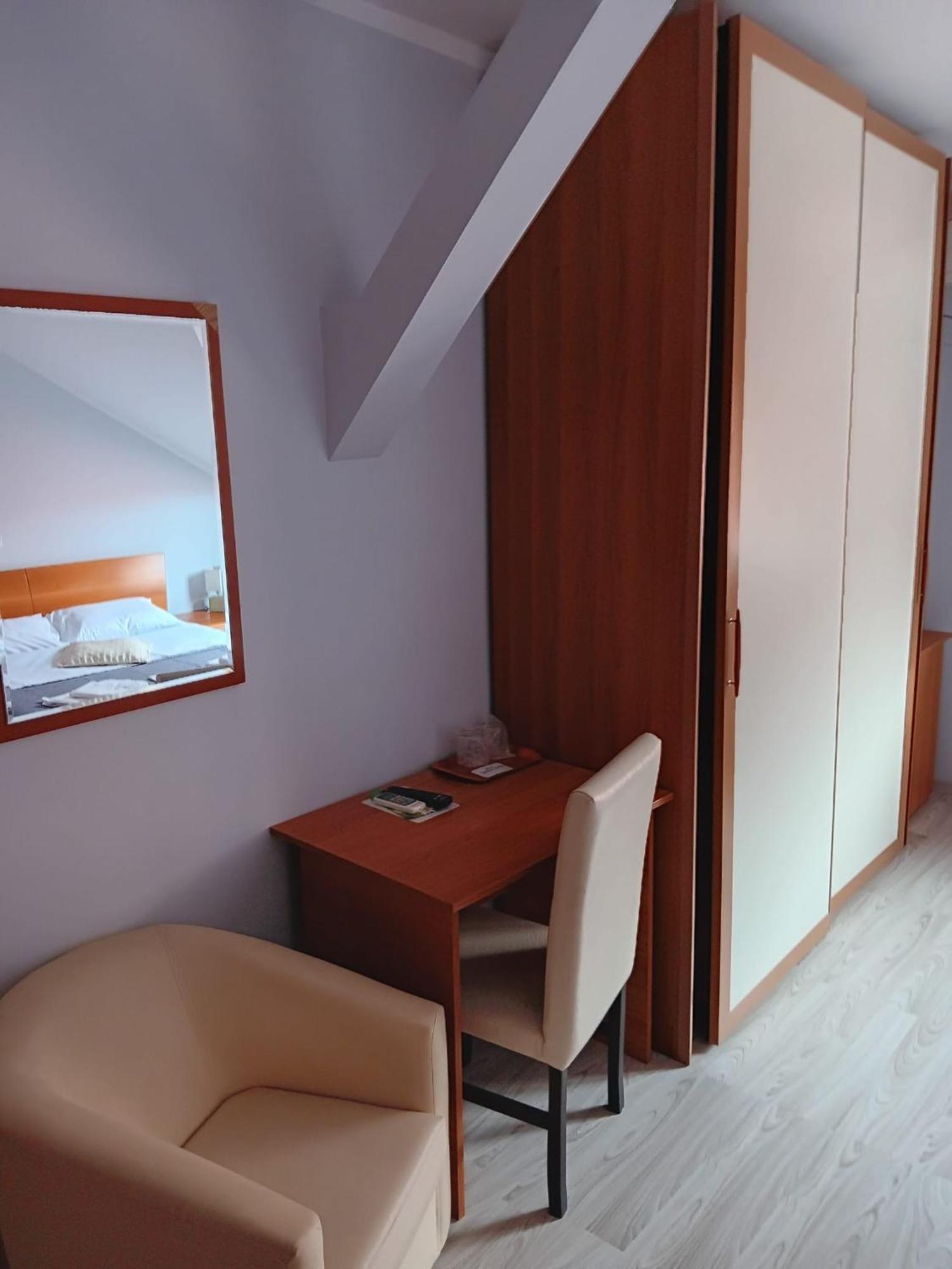 Hotel Vila Veneto Тимишоара Экстерьер фото