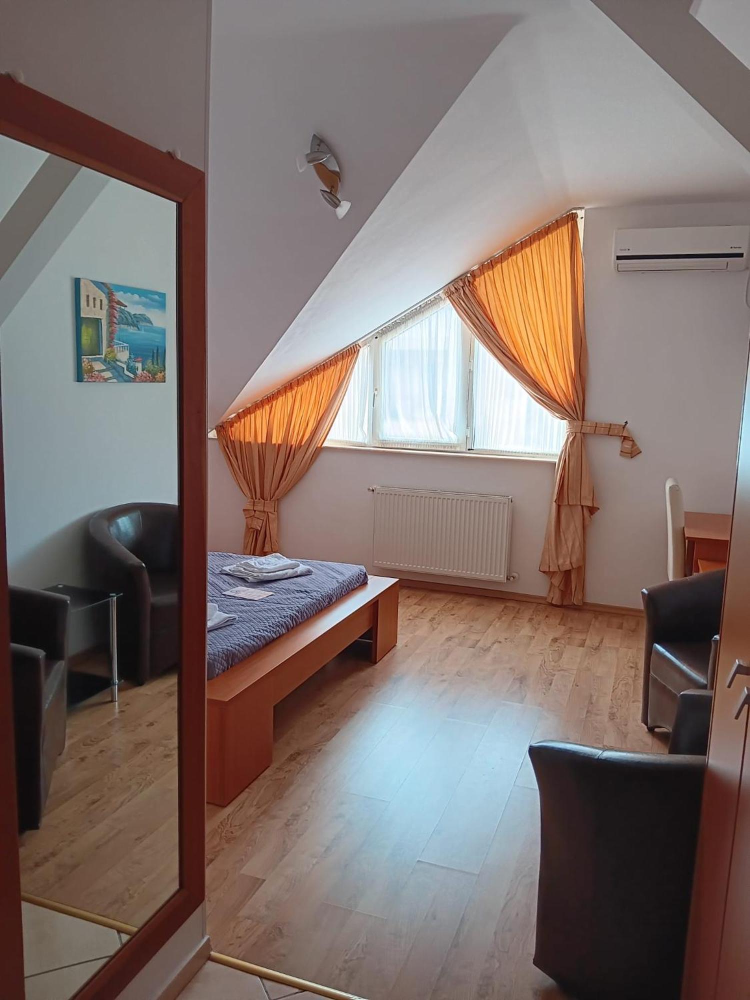 Hotel Vila Veneto Тимишоара Экстерьер фото