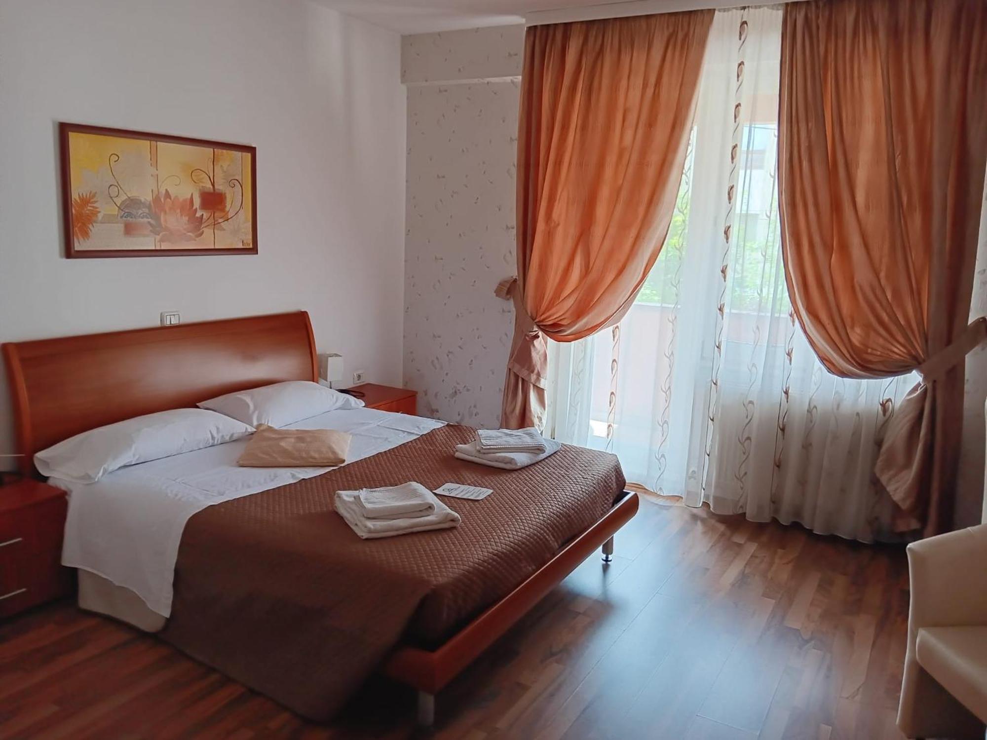 Hotel Vila Veneto Тимишоара Экстерьер фото