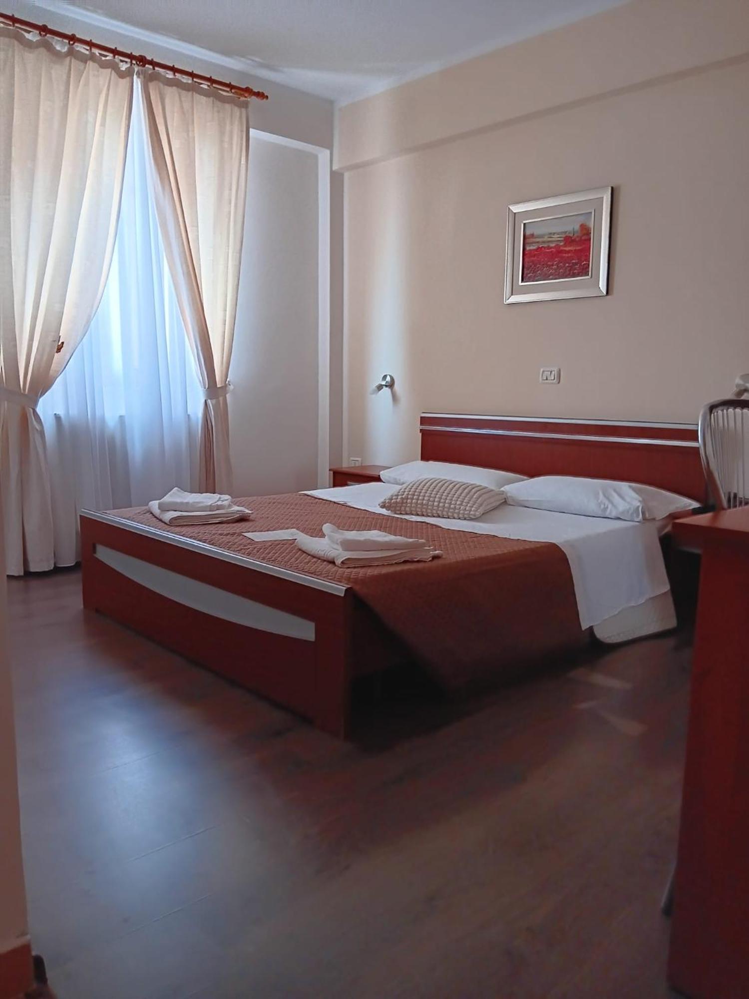 Hotel Vila Veneto Тимишоара Экстерьер фото