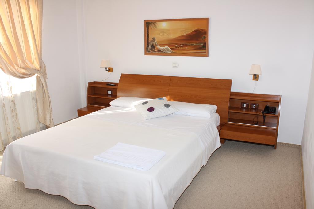 Hotel Vila Veneto Тимишоара Экстерьер фото